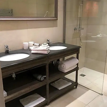 فندق مبيت وإفطار Le Gourmand 3*
